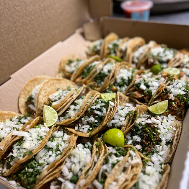 Taco Family Kit (25 Pieces).