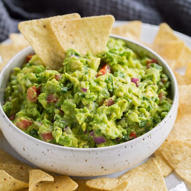 8 Oz Side of Guacamole & Chips.