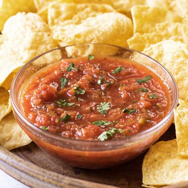 32oz Salsa & Chips.